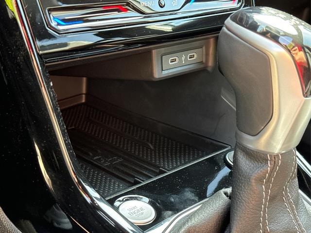 Volkswagen / T-Cross / / / / NAVI+IQ.LIGHT MATRIX+ACC+KAMERA+18'' ALU