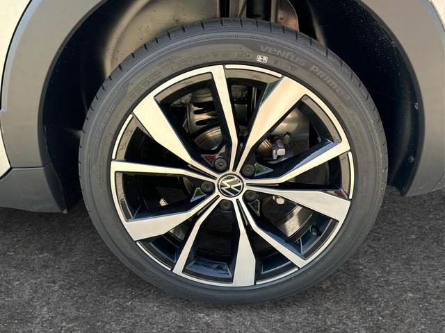 Volkswagen / T-Cross / / / / NAVI+IQ.LIGHT MATRIX+ACC+KAMERA+18'' ALU