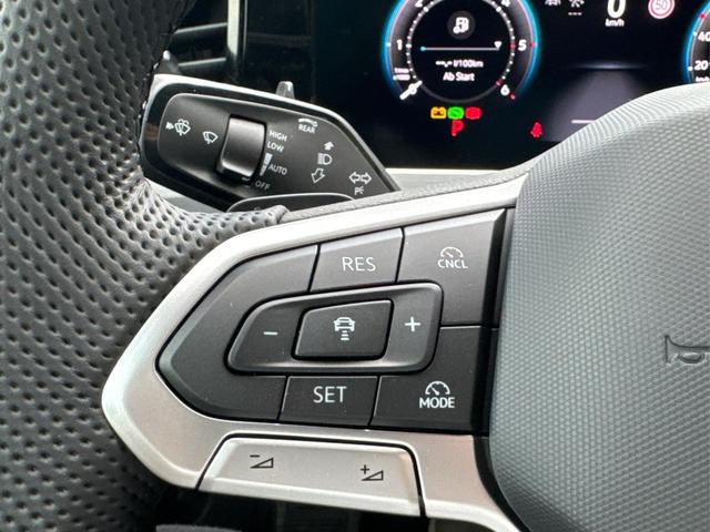 Volkswagen / Passat Variant / Grau / / / 4WD+AHK+PANO+STANDHZG+BLACK STYLE+360 KAMERA