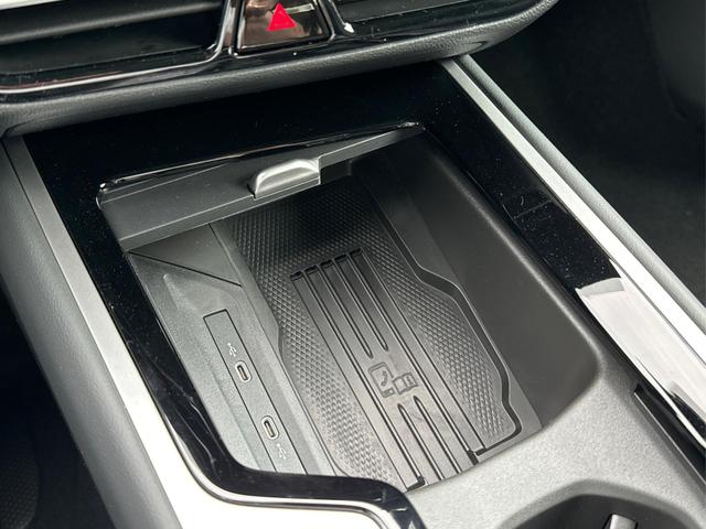 Volkswagen / Passat Variant / Grau / / / 4WD+AHK+PANO+STANDHZG+BLACK STYLE+360 KAMERA