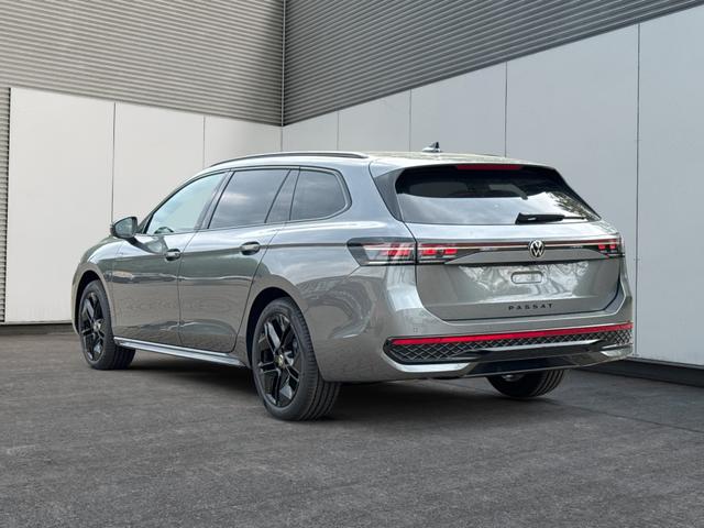 Volkswagen / Passat Variant / Grau / / / 4WD+AHK+PANO+STANDHZG+BLACK STYLE+360 KAMERA