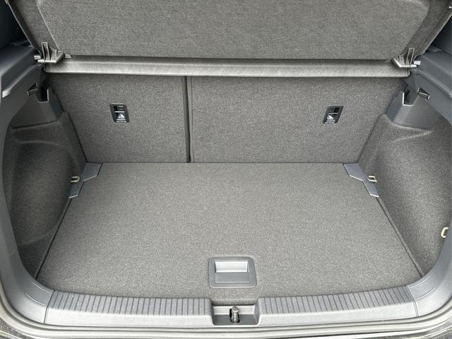 Volkswagen / T-Cross / / / / NAVI+IQ.LIGHT MATRIX+ACC+KAMERA+18'' ALU