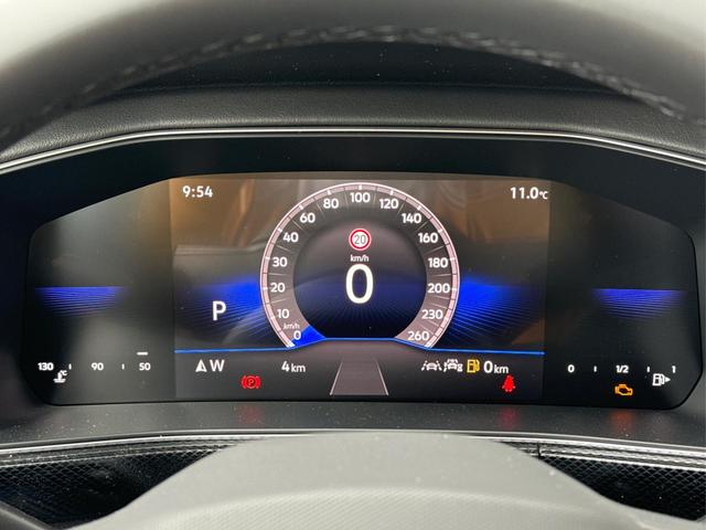Volkswagen / T-Cross / / / / NAVI+IQ.LIGHT MATRIX+ACC+KAMERA+18'' ALU