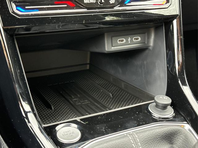 Volkswagen / T-Cross / / / / NAVI+IQ.LIGHT MATRIX+ACC+KAMERA+18'' ALU