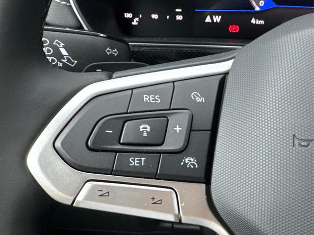 Volkswagen / T-Cross / / / / NAVI+IQ.LIGHT MATRIX+ACC+KAMERA+18'' ALU