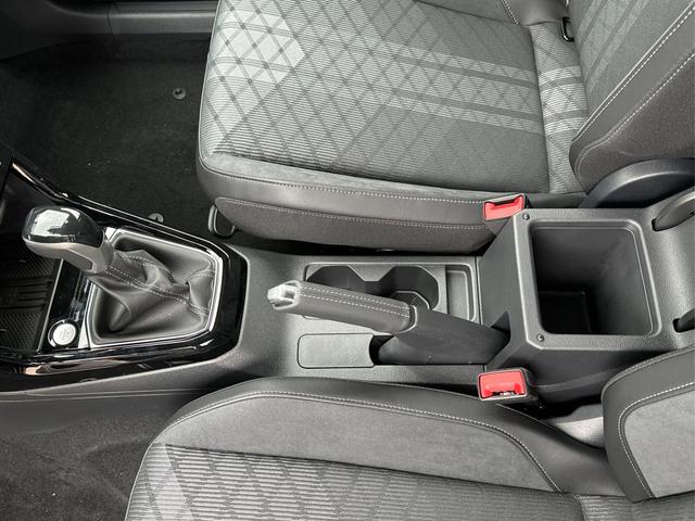 Volkswagen / T-Cross / / / / NAVI+IQ.LIGHT MATRIX+ACC+KAMERA+18'' ALU