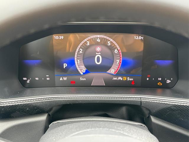 Volkswagen / T-Cross / / / / NAVI+IQ.LIGHT MATRIX+ACC+KAMERA+18'' ALU