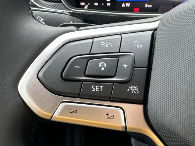 Volkswagen / T-Cross / / / / NAVI+IQ.LIGHT MATRIX+ACC+KAMERA+18'' ALU