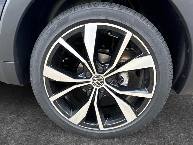 Volkswagen / T-Cross / / / / NAVI+IQ.LIGHT MATRIX+ACC+KAMERA+18'' ALU