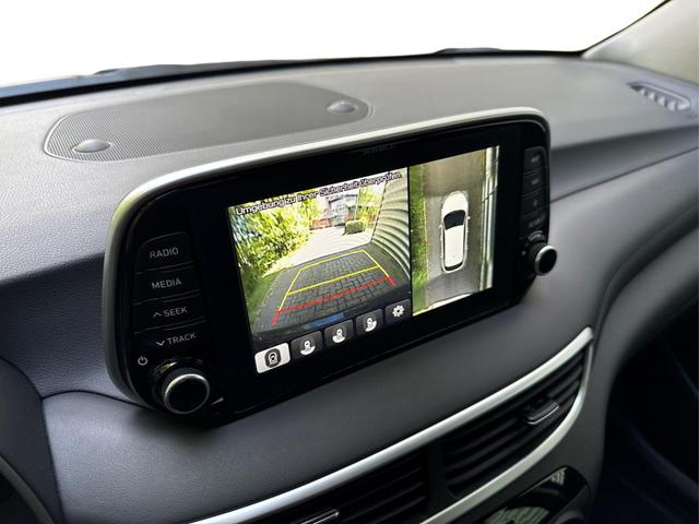 Hyundai / TUCSON / Schwarz / / / Tucson 1.6 Premium *4WD*360°*E-HECK*LED*NAVI*