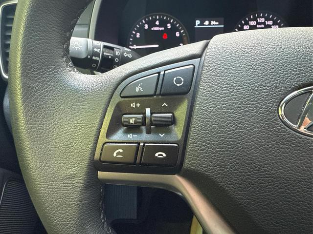 Hyundai / TUCSON / Schwarz / / / Tucson 1.6 Premium *4WD*360°*E-HECK*LED*NAVI*