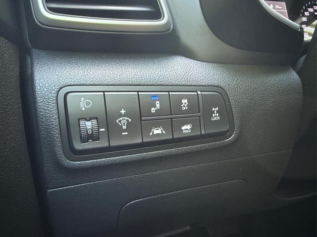Hyundai / TUCSON / Schwarz / / / Tucson 1.6 Premium *4WD*360°*E-HECK*LED*NAVI*