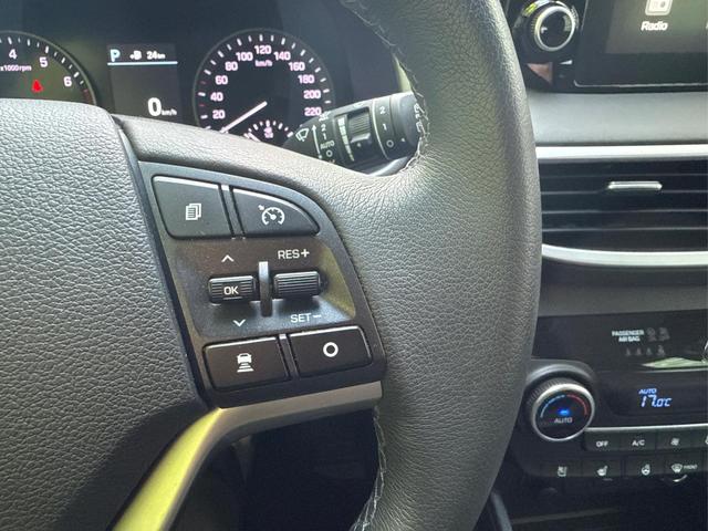 Hyundai / TUCSON / Schwarz / / / Tucson 1.6 Premium *4WD*360°*E-HECK*LED*NAVI*