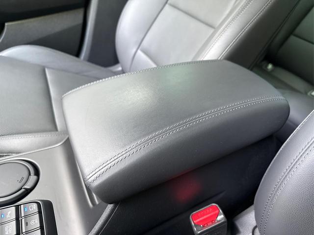 Hyundai / TUCSON / Schwarz / / / Tucson 1.6 Premium *4WD*360°*E-HECK*LED*NAVI*