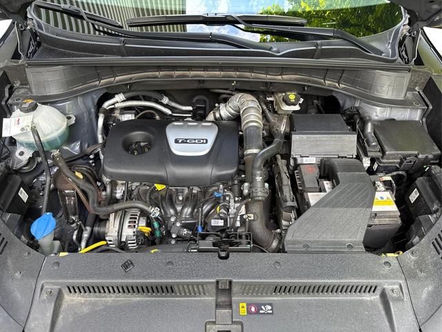 Hyundai / TUCSON / Schwarz / / / Tucson 1.6 Premium *4WD*360°*E-HECK*LED*NAVI*