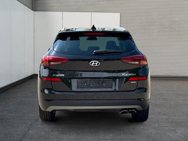 Hyundai / TUCSON / Schwarz / / / Tucson 1.6 Premium *4WD*360°*E-HECK*LED*NAVI*