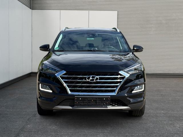 Hyundai / TUCSON / Schwarz / / / Tucson 1.6 Premium *4WD*360°*E-HECK*LED*NAVI*