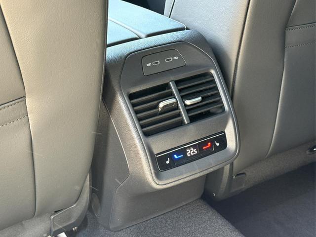 Volkswagen / Passat Variant / Grau / / / Angebot für Fehlmann GmbH