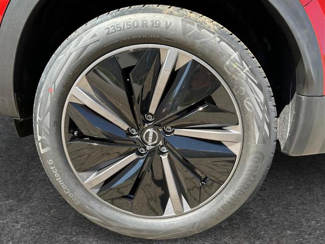 Nissan / Qashqai / Rot / / / FACELIFT+360°KAMERA+ACC+PDC+EL. HECKKL. 