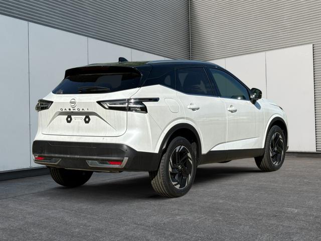 Nissan / Qashqai / Weiß / / / FACELIFT+KAMERA+ACC+PDC+SHZ+LED 