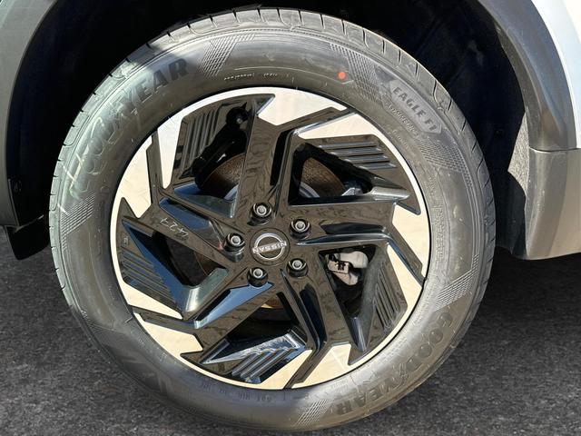 Nissan / Qashqai / Weiß / / / FACELIFT+KAMERA+ACC+PDC+SHZ+LED 