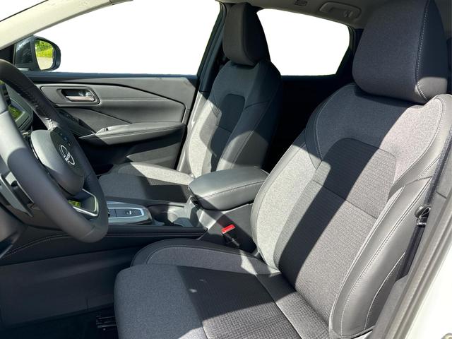 Nissan / Qashqai / Weiß / / / FACELIFT+KAMERA+ACC+PDC+SHZ+LED 