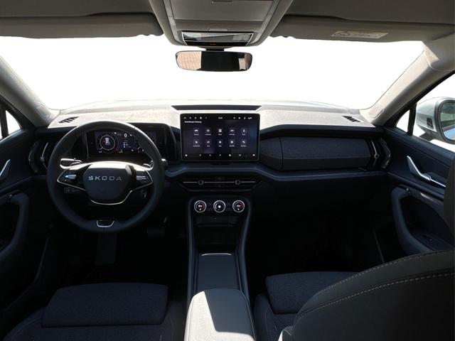 Skoda / Kodiaq / Silber / / / DSG+7 SITZE+AHK+EL. HECKKL.+NAVI+19'' ALU+ACC+KAMERA