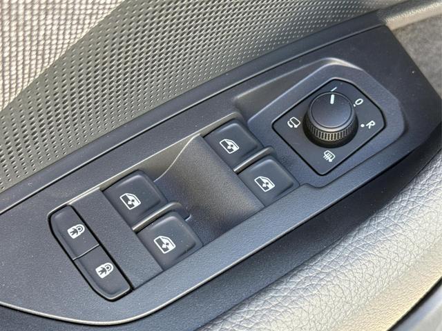 Skoda / Kodiaq / Silber / / / DSG+7 SITZE+AHK+EL. HECKKL.+NAVI+19'' ALU+ACC+KAMERA