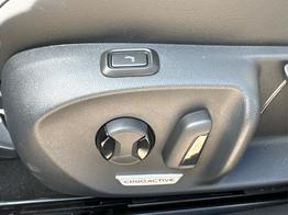 Volkswagen Passat Variant Elegance DSG+AHK+NAVI+MATRIX+MASSAGE+ACC+KAMERA 