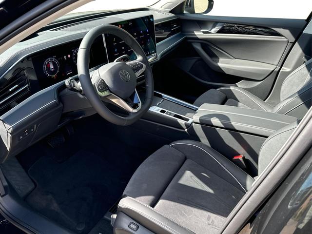 Volkswagen / Passat Variant / Schwarz / / / DSG+AHK+NAVI+MATRIX+MASSAGE+ACC+KAMERA