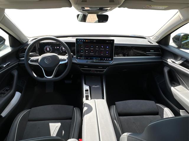 Volkswagen / Passat Variant / Schwarz / / / DSG+AHK+NAVI+MATRIX+MASSAGE+ACC+KAMERA