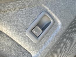 Volkswagen Passat Variant Elegance DSG+AHK+NAVI+MATRIX+MASSAGE+ACC+KAMERA 