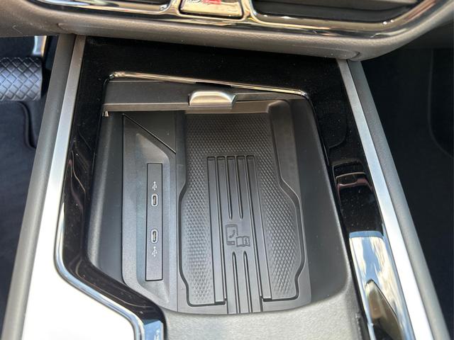 Volkswagen / Passat Variant / Schwarz / / / DSG+AHK+NAVI+MATRIX+MASSAGE+ACC+KAMERA