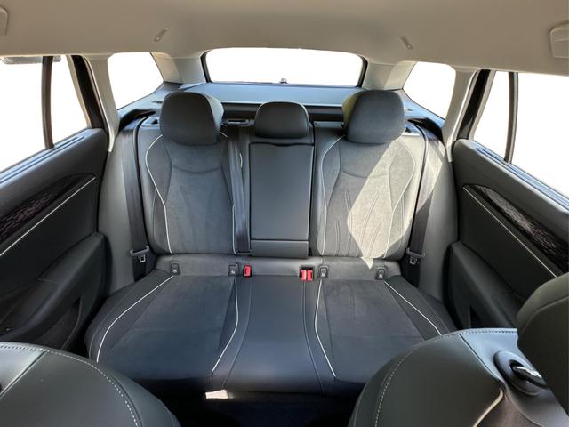 Volkswagen / Passat Variant / Schwarz / / / DSG+AHK+NAVI+MATRIX+MASSAGE+ACC+KAMERA