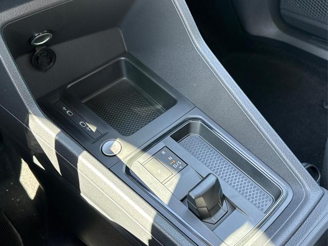 Volkswagen / Caddy / / / / LANE ASSIST+CAM+SHZ+KLIMA+GJR+GRA
