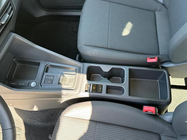 Volkswagen / Caddy / / / / LANE ASSIST+CAM+SHZ+KLIMA+GJR+GRA