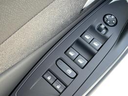 Peugeot 308 SW Allure EAT8+SHZ+AGR+KAMERA+ACC+KLIMA+LED+PDC+17" ALU 