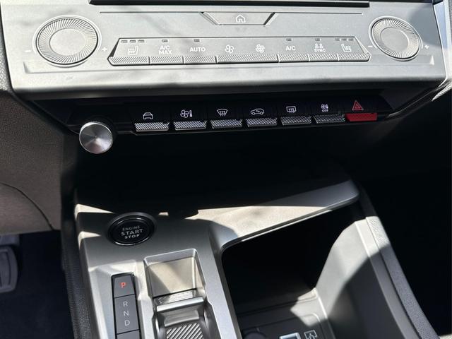 Peugeot / 308 SW / Weiß / / / EAT8+SHZ+AGR+KAMERA+ACC+KLIMA+LED+PDC+17 ALU