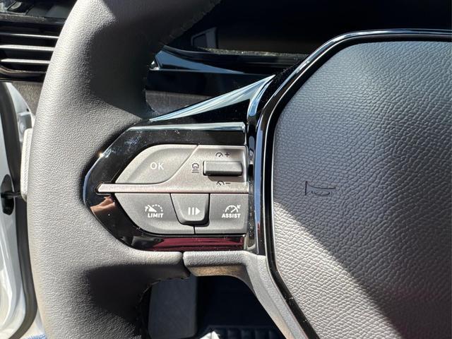 Peugeot / 308 SW / Weiß / / / EAT8+SHZ+AGR+KAMERA+ACC+KLIMA+LED+PDC+17 ALU