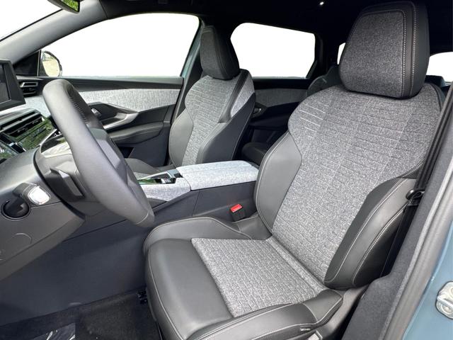 Peugeot / 5008 / Blau / / / e-DSC6+7 SITZE+KAMERA+LED+19 ALU+KLIMA+AGR, Beispielbilder, ggf. teilweise mit Sonderausstattung