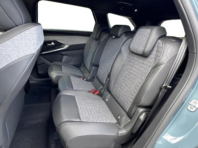 Peugeot / 5008 / Blau / / / e-DSC6+7 SITZE+KAMERA+LED+19 ALU+KLIMA+AGR, Beispielbilder, ggf. teilweise mit Sonderausstattung