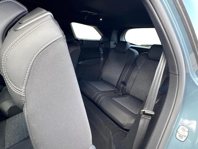 Peugeot / 5008 / Blau / / / e-DSC6+7 SITZE+KAMERA+LED+19 ALU+KLIMA+AGR, Beispielbilder, ggf. teilweise mit Sonderausstattung