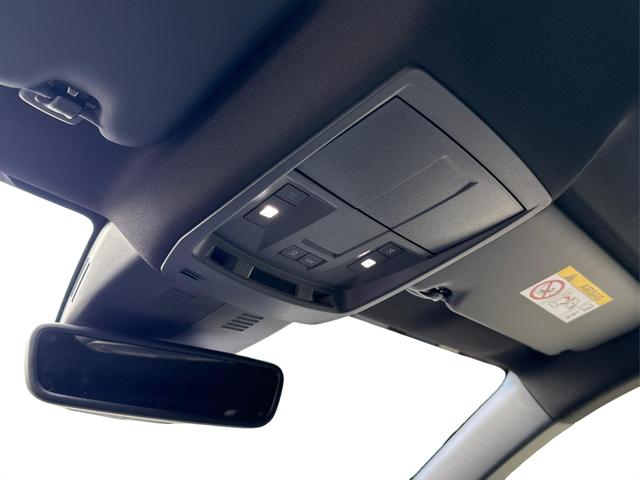 Peugeot / 5008 / Blau / / / e-DSC6+7 SITZE+KAMERA+LED+19 ALU+KLIMA+AGR, Beispielbilder, ggf. teilweise mit Sonderausstattung