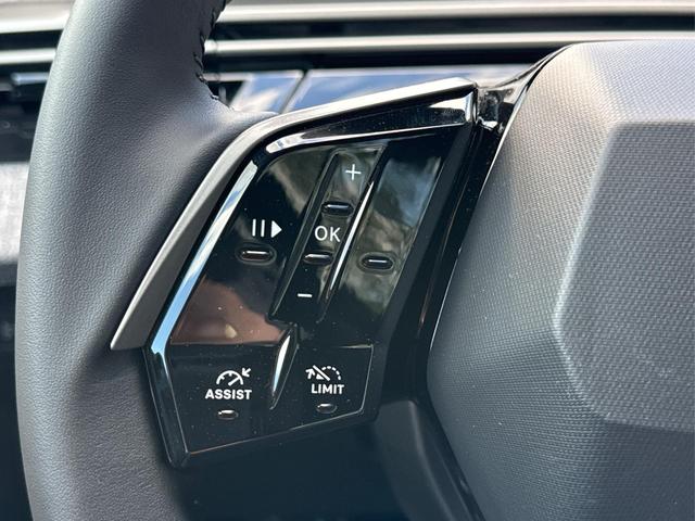 Peugeot / 5008 / Blau / / / e-DSC6+7 SITZE+KAMERA+LED+19 ALU+KLIMA+AGR, Beispielbilder, ggf. teilweise mit Sonderausstattung