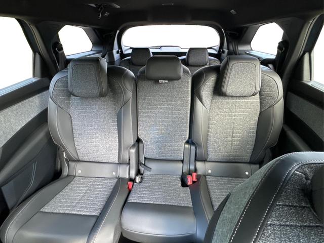 Peugeot / 5008 / Blau / / / e-DSC6+7 SITZE+KAMERA+LED+19 ALU+KLIMA+AGR, Beispielbilder, ggf. teilweise mit Sonderausstattung