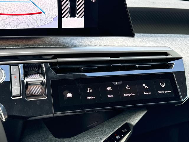 Peugeot / 5008 / Grau / / / e-DSC6+7 SITZE+NAVI+KAMERA+LED+19 ALU+KLIMA+PANORAMADISPLAY
