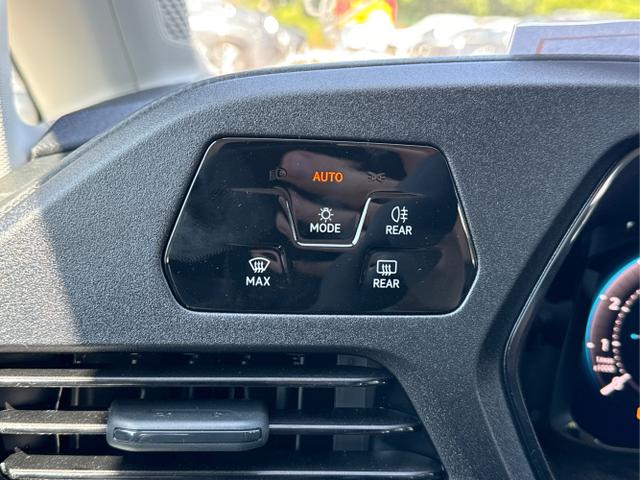 Volkswagen / Caddy / / / / LANE ASSIST+CAM+SHZ+KLIMA+GJR+GRA