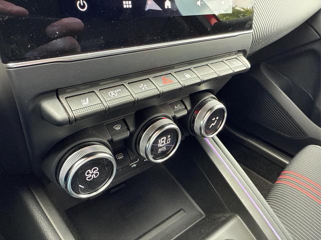 Renault / Clio / Rot / / / Clio R.S. Line *NAVI*SHZ*LED*KAMERA*