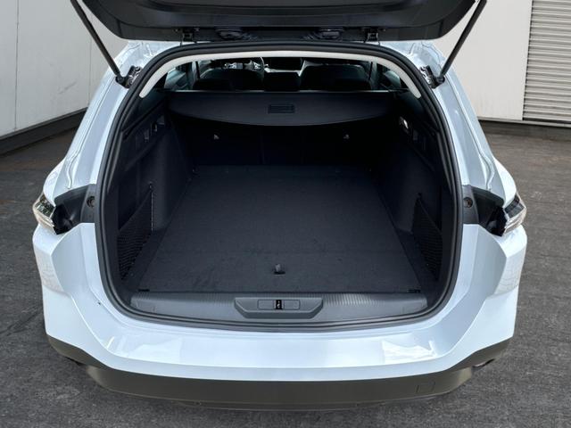 Peugeot / 308 SW / / / / SHZ+ACC+KLIMA+LED+PDC+16'' ALU