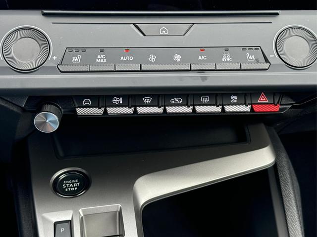 Peugeot / 308 SW / Blau / / / EAT8+SHZ+AGR+KAMERA+ACC+KLIMA+LED+PDC+17 ALU